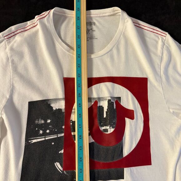 True Religion Graphic Tee | Size M | Red Horseshoe Logo | Streetwear LA Vibes - Picture 7 of 12